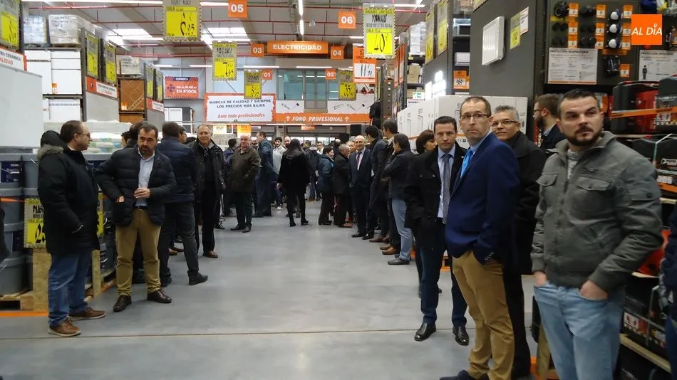 Foto 5 - Bricomart inaugura su almac&eacute;n en Salamanca con el respaldo de autoridades y profesionales  