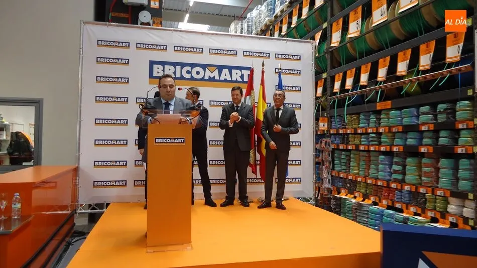 Foto 3 - Bricomart inaugura su almac&eacute;n en Salamanca con el respaldo de autoridades y profesionales  
