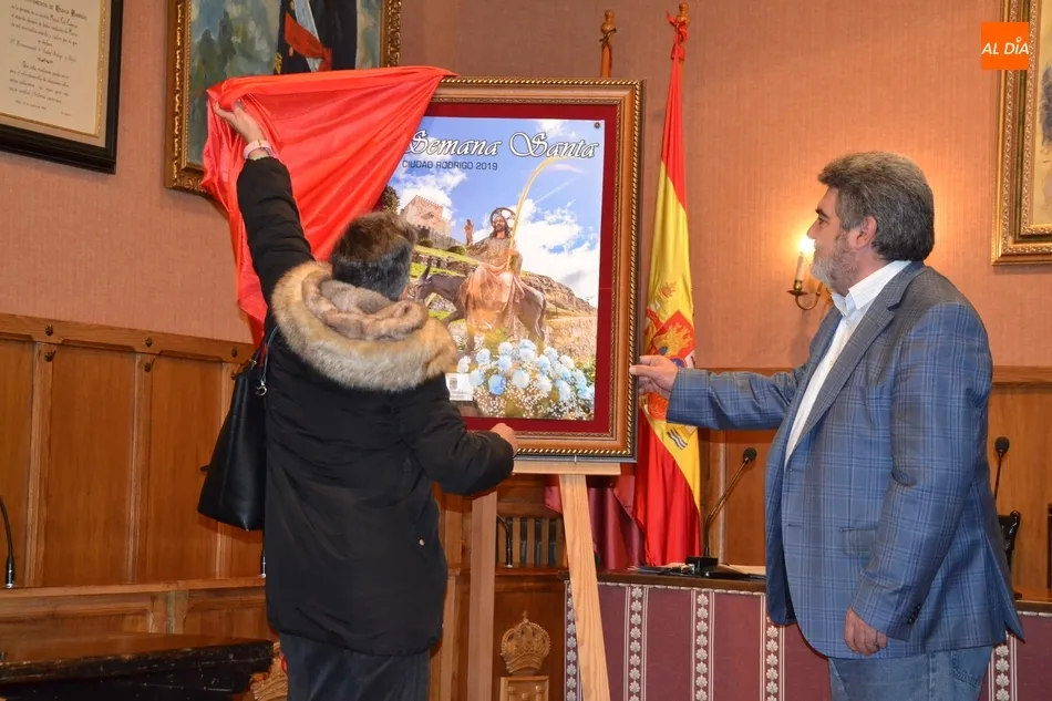 Foto 9 - La Borriquilla ilustra el cartel de la Semana Santa, que recupera la presidencia fija de la Junta...