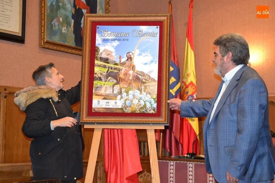 Foto 7 - La Borriquilla ilustra el cartel de la Semana Santa, que recupera la presidencia fija de la Junta...