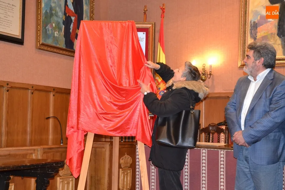 Foto 10 - La Borriquilla ilustra el cartel de la Semana Santa, que recupera la presidencia fija de la Junta...