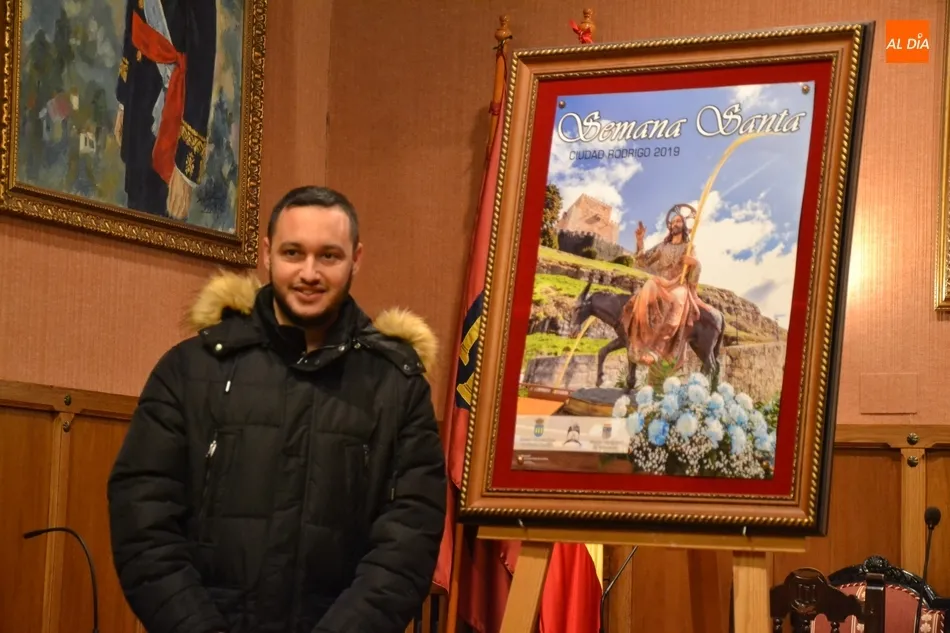 Foto 3 - La Borriquilla ilustra el cartel de la Semana Santa, que recupera la presidencia fija de la Junta...