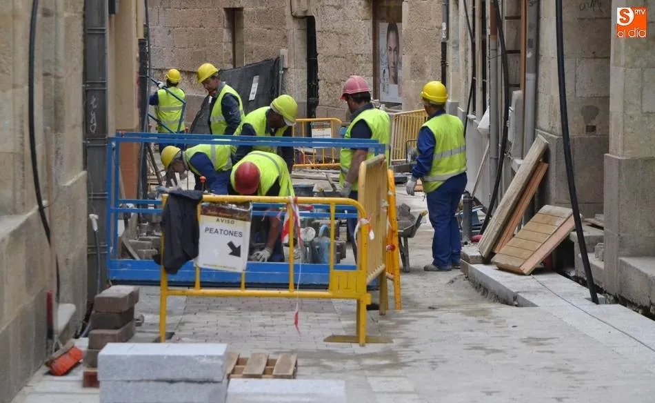 Sólo 14 de los 41 aspirantes aprueban el examen para entrar en la Bolsa de Peón de Albañilería  