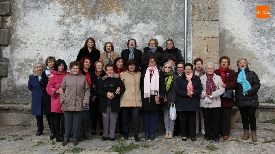 Las mujeres de Peralejos de Abajo se mantienen fieles a la fiesta de las águedas