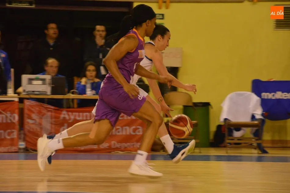 Foto 3 - El Perfumer&iacute;as Avenida se deja media Euroliga ante el TTT Riga (61-82)  