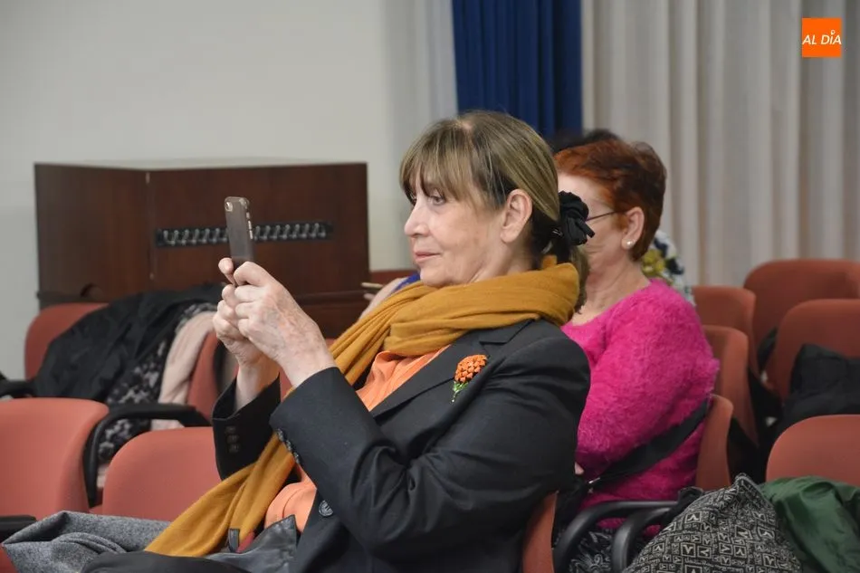 Foto 10 - El diplom&aacute;tico Domingo de Silos presenta en el Liceo su novela &lsquo;La Onza de Oro&rsquo;  