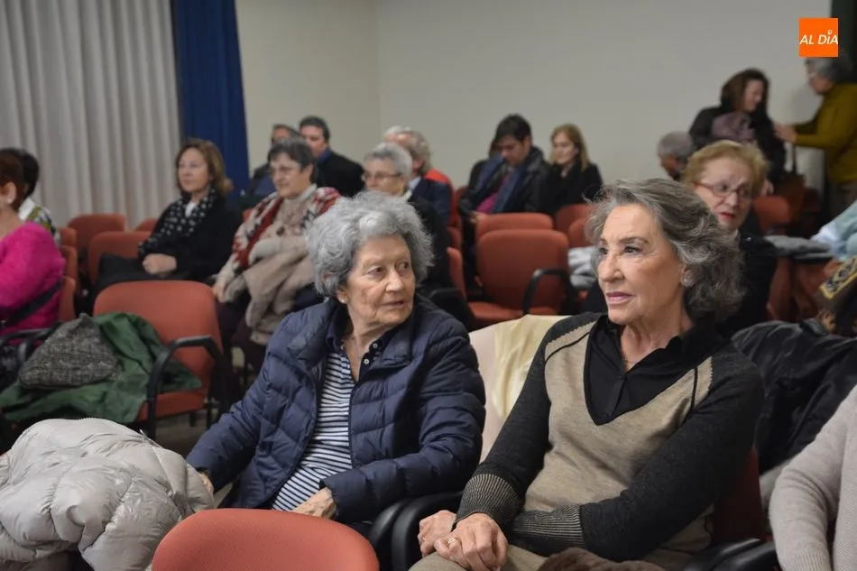 Foto 7 - El diplom&aacute;tico Domingo de Silos presenta en el Liceo su novela &lsquo;La Onza de Oro&rsquo;  