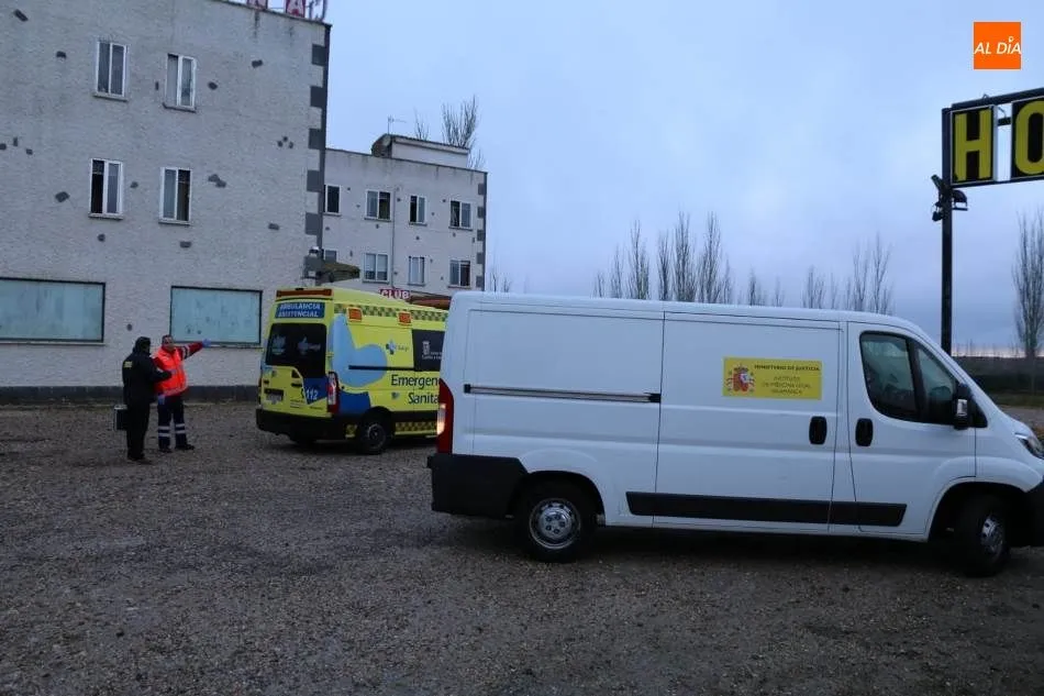 Foto 3 - Una mujer muere tras un incendio en el club Mesalina de Miranda de Az&aacute;n