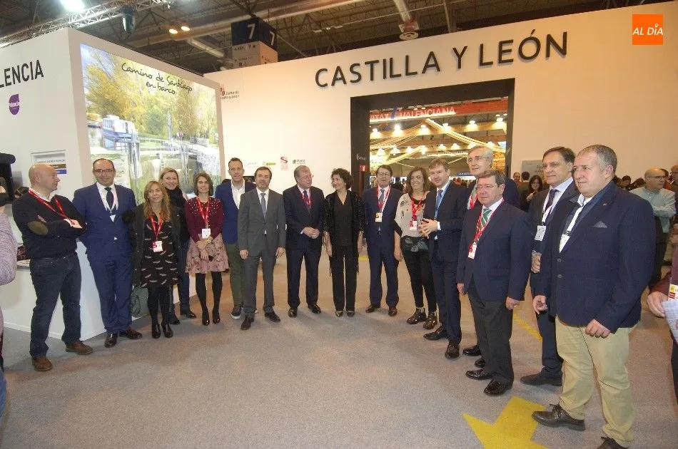 Foto 4 - Los pol&iacute;ticos de Salamanca se codean con Pablo Casado y Schuster elogia a Salamanca