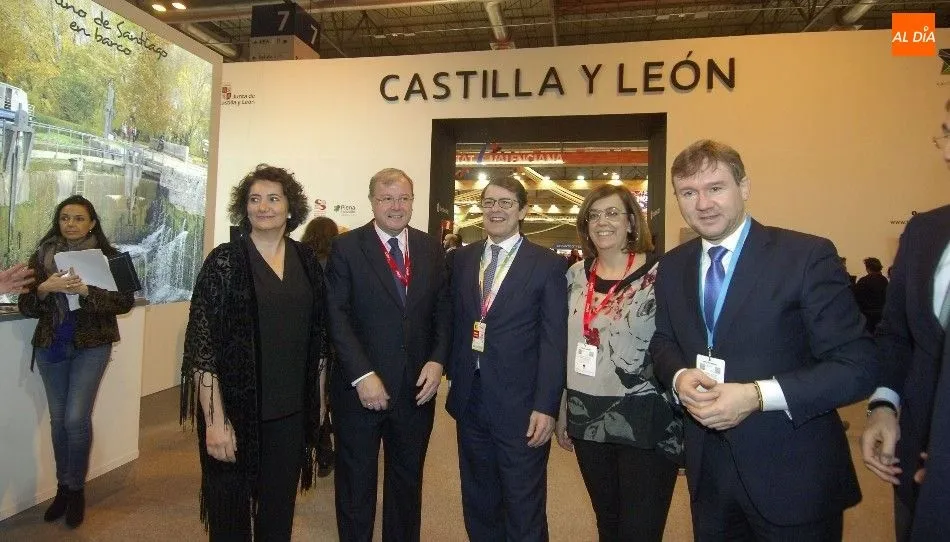 Foto 2 - Los pol&iacute;ticos de Salamanca se codean con Pablo Casado y Schuster elogia a Salamanca