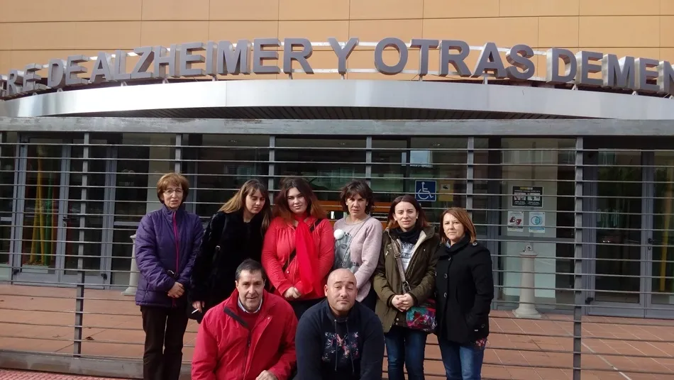Foto 3 - Los alumnos de Alto &Aacute;gueda Sociosanitaria III visitan los centros de alzheimer y discapacidad...