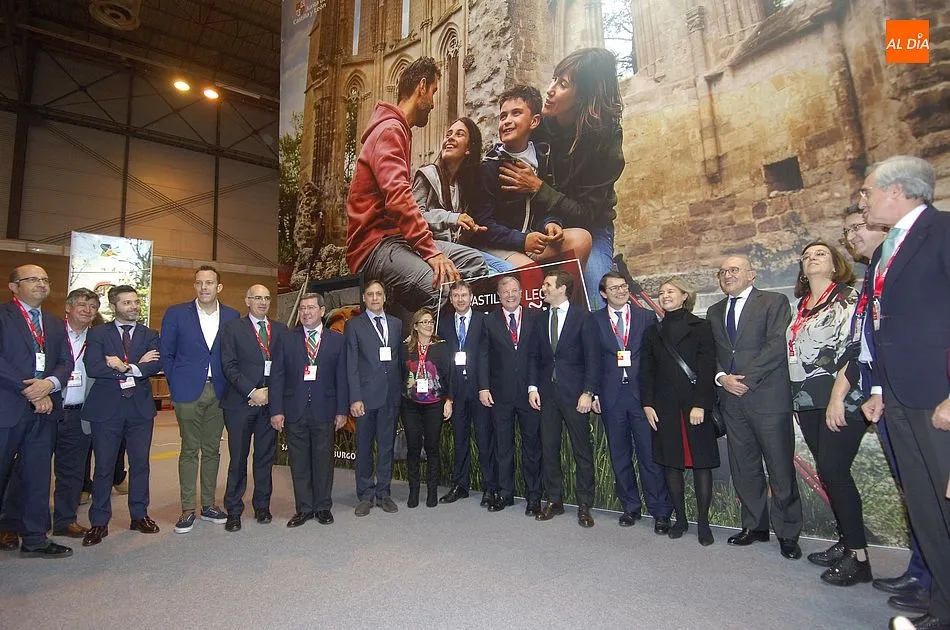 Foto 10 - Los pol&iacute;ticos de Salamanca se codean con Pablo Casado y Schuster elogia a Salamanca