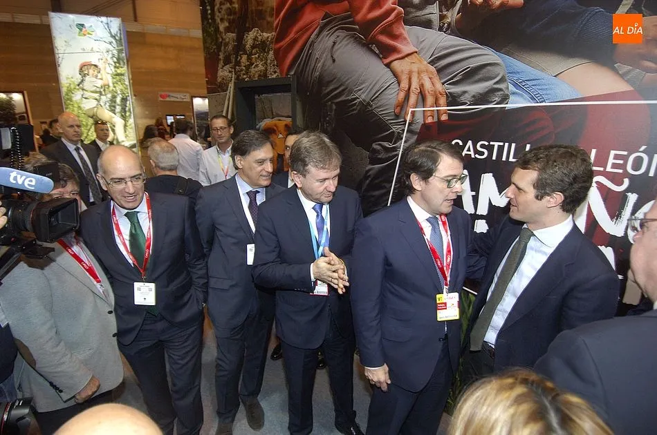 Foto 7 - Los pol&iacute;ticos de Salamanca se codean con Pablo Casado y Schuster elogia a Salamanca
