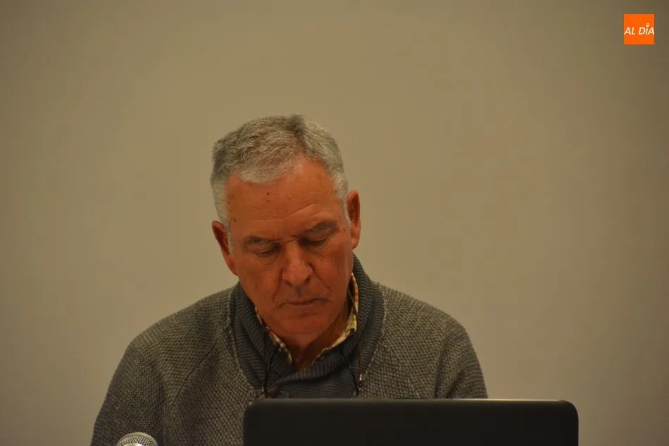 Foto 8 - Agust&iacute;n Redero repasa en una charla la faceta sindical de Miguel de Unamuno