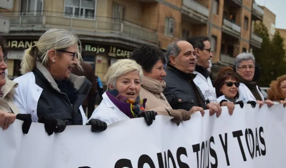 Foto 2 - Ganemos apoya la Marea Blanca ante &ldquo;la falta de respuestas y soluciones del PP&rdquo;  