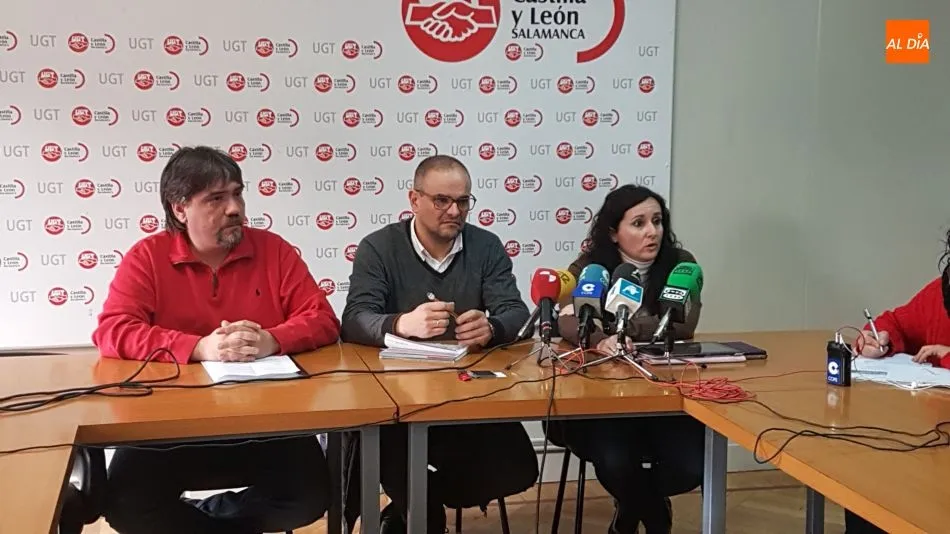 Foto 2 - Denuncian el desmantelamiento del transporte sanitario y la falta de limpieza y seguridad de las...