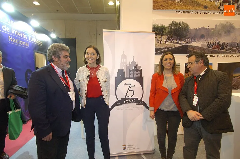 Foto 10 - Mir&oacute;briga presenta los actos del 75 aniversario y recibe la visita de la ministra de Industria y...