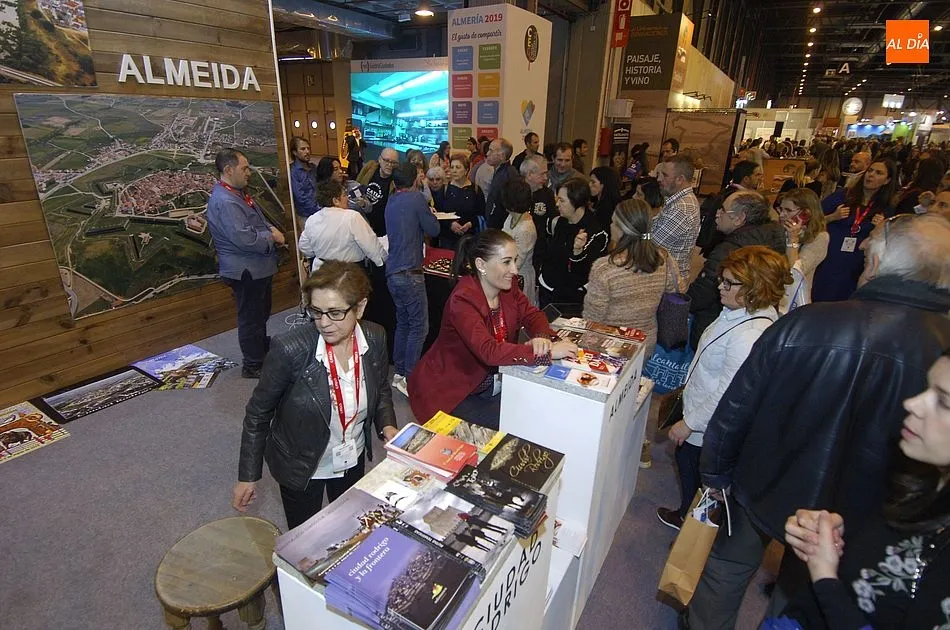 Foto 5 - Mir&oacute;briga presenta los actos del 75 aniversario y recibe la visita de la ministra de Industria y...