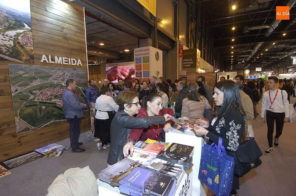 Foto 4 - Mir&oacute;briga presenta los actos del 75 aniversario y recibe la visita de la ministra de Industria y...