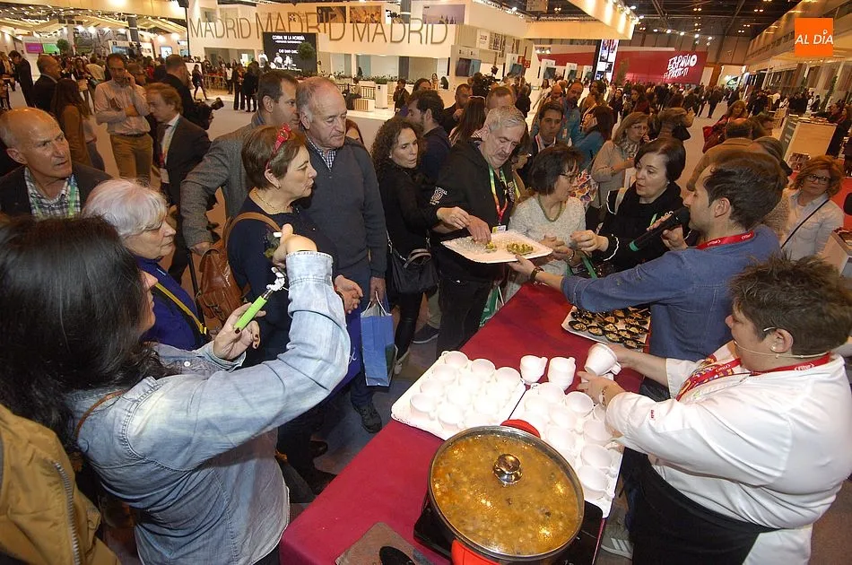 Foto 6 - Mir&oacute;briga presenta los actos del 75 aniversario y recibe la visita de la ministra de Industria y...