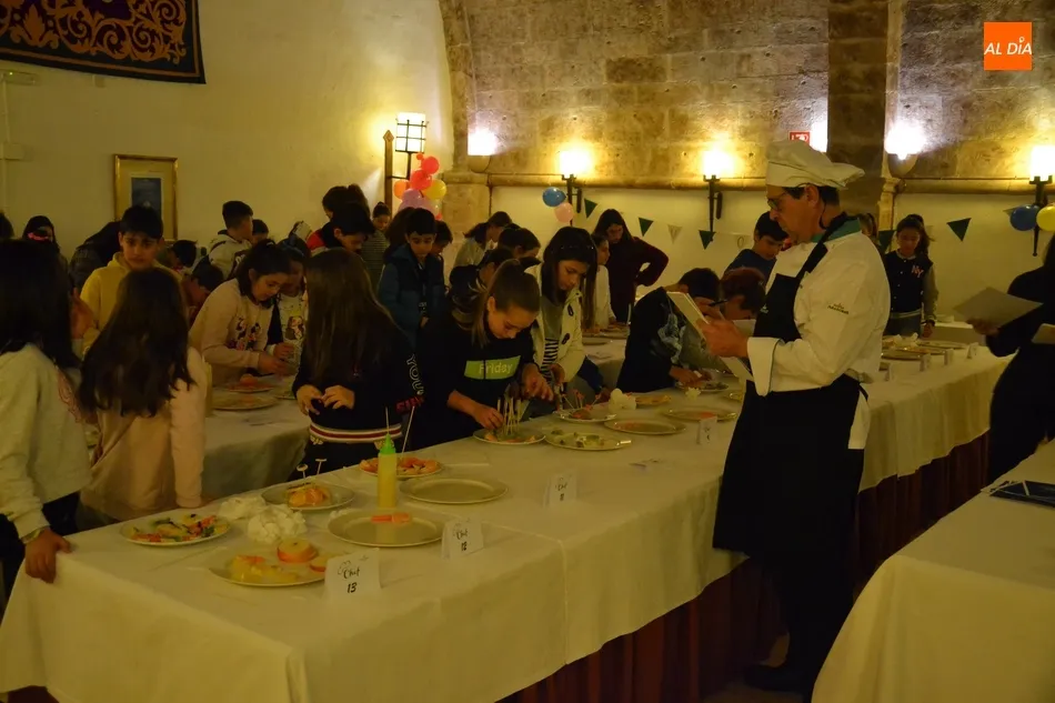 Foto 2 - Medio centenar de chefs completa las exitosas sesiones de cocina para ni&ntilde;os del Parador  