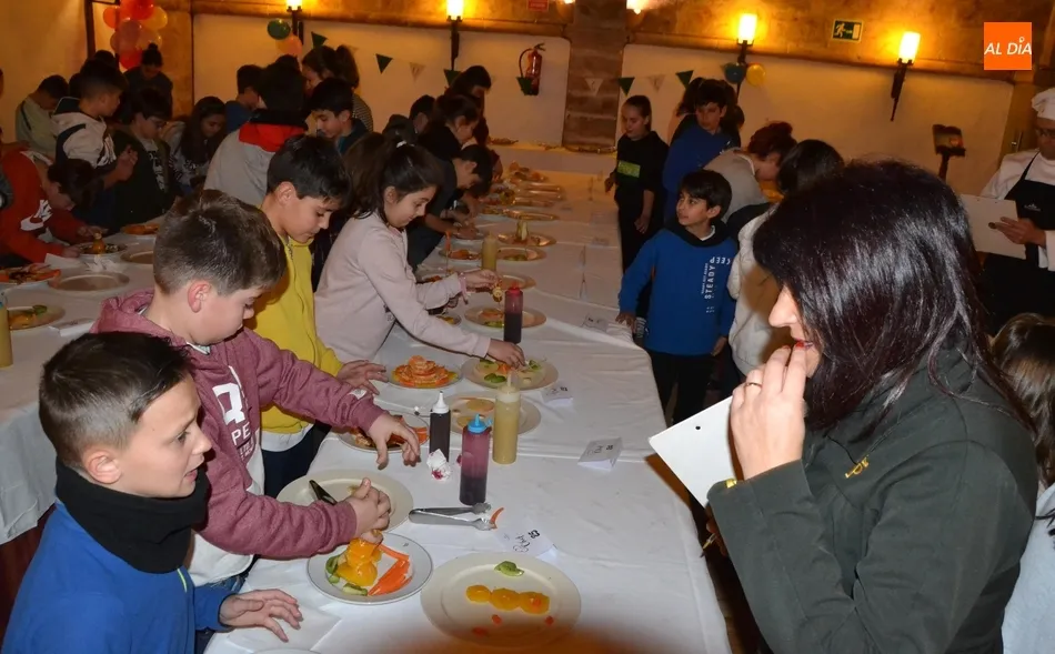 Foto 3 - Medio centenar de chefs completa las exitosas sesiones de cocina para ni&ntilde;os del Parador  