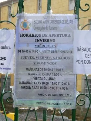 Foto 2 - La plataforma de Defensa de El Bosque pide que se abra seis d&iacute;as a la semana