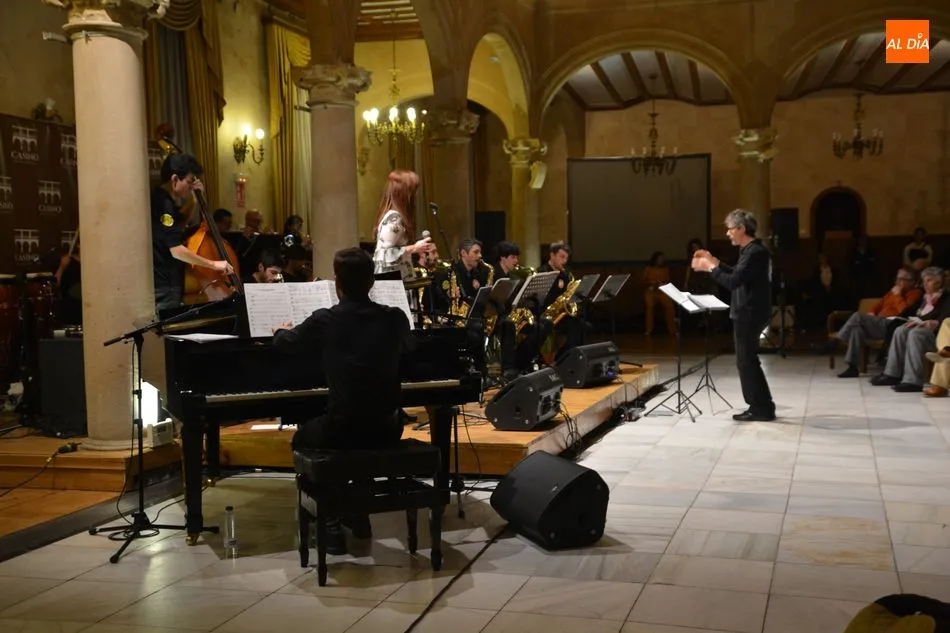 Foto 10 - El II Ciclo Promo Jazz se inicia con la actuaci&oacute;n de la Big Band de la universidad