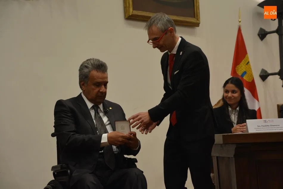Foto 8 - El presidente de Ecuador recibe la Medalla de la Universidad de Salamanca