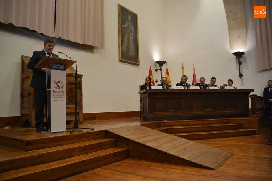 Foto 7 - El presidente de Ecuador recibe la Medalla de la Universidad de Salamanca
