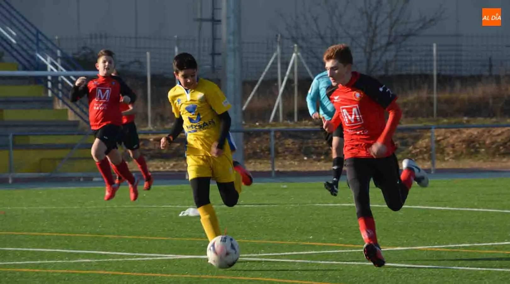 Jugada entre dos rivales infantiles de Monterrey y Béjar/ Foto: Lydia González