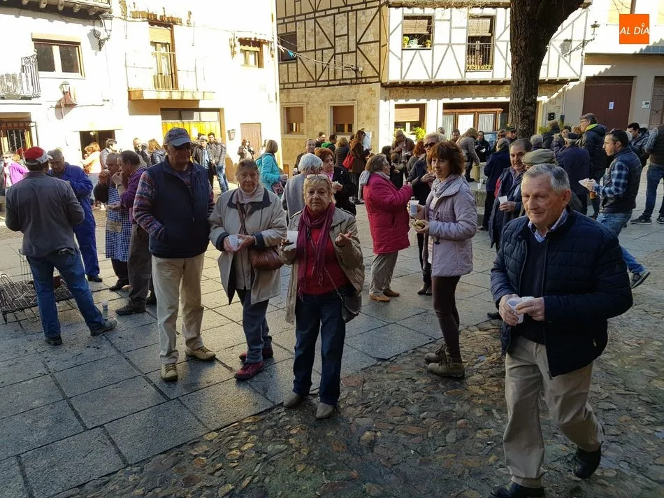 Foto 11 - San Esteban de la Sierra disfruta un a&ntilde;o m&aacute;s de su matanza t&iacute;pica