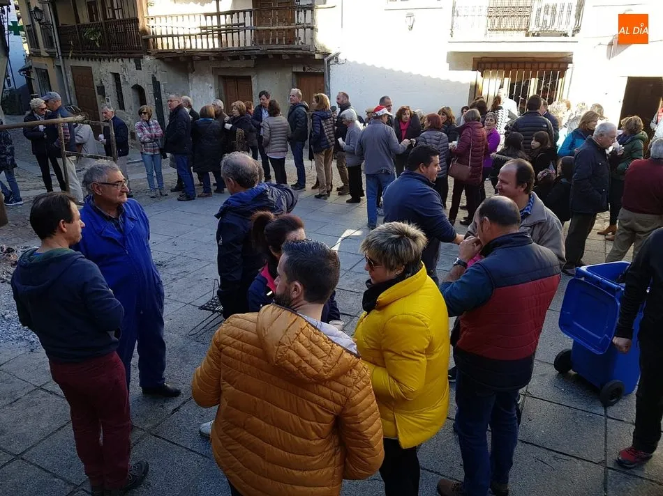 Foto 7 - San Esteban de la Sierra disfruta un a&ntilde;o m&aacute;s de su matanza t&iacute;pica
