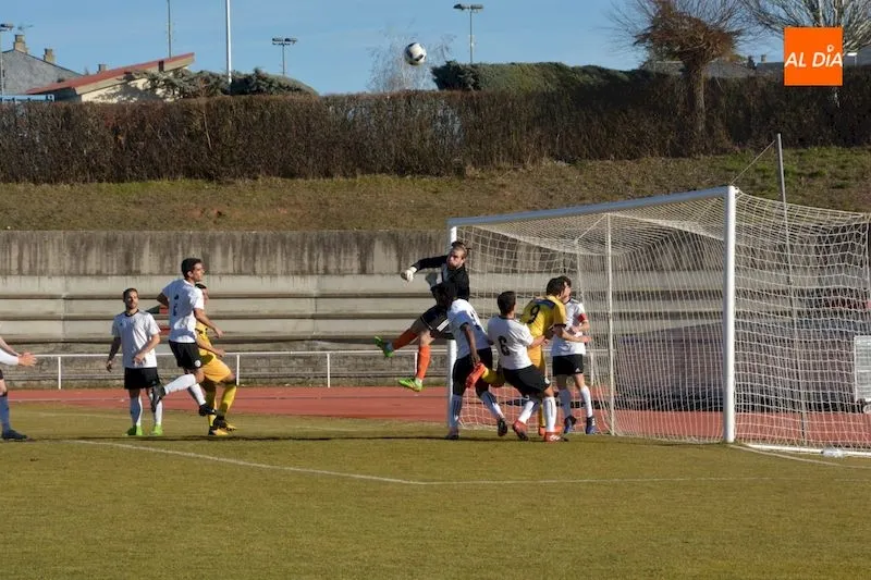 Foto 2 - Cuatro victorias, un empate y una derrota para los equipos salmantinos