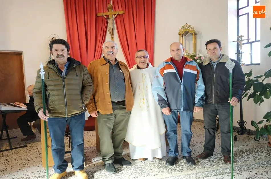 Los mayordomos pagan e invitar a los asistentes a un aperitivo