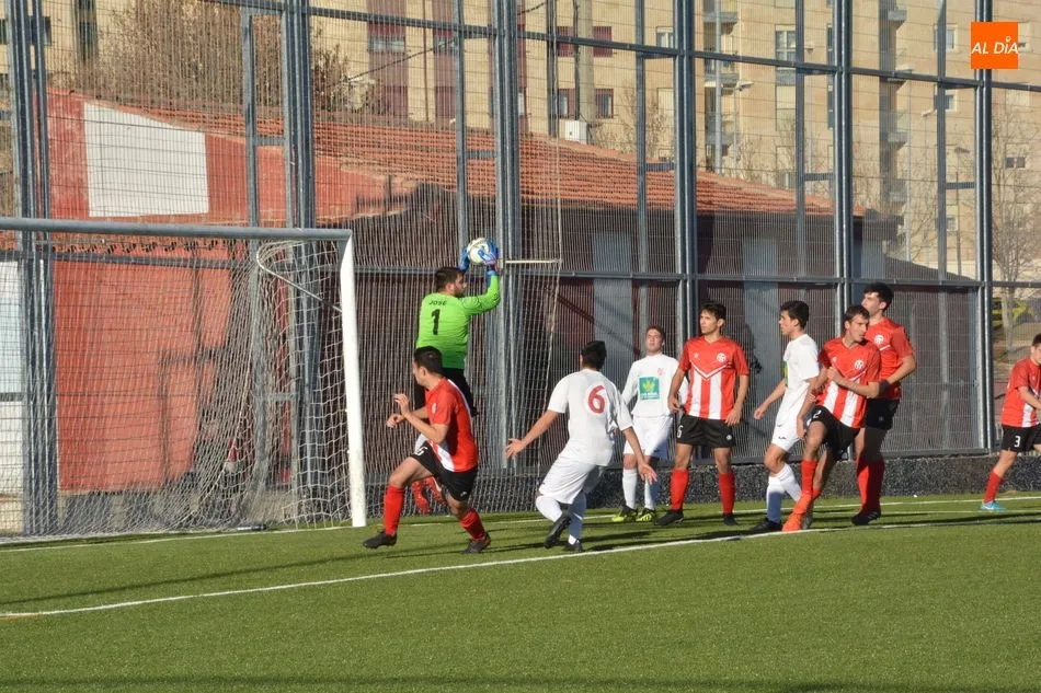 Foto 8 - Navega y Hergar contin&uacute;an con su pelea por el liderato en la Provincial de Aficionados