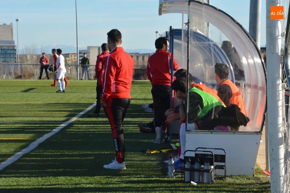 Foto 6 - Navega y Hergar contin&uacute;an con su pelea por el liderato en la Provincial de Aficionados