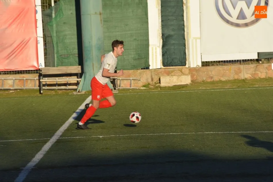 Foto 10 - El Santa Marta vence al Almaz&aacute;n con &lsquo;susto&rsquo; final (3-2)
