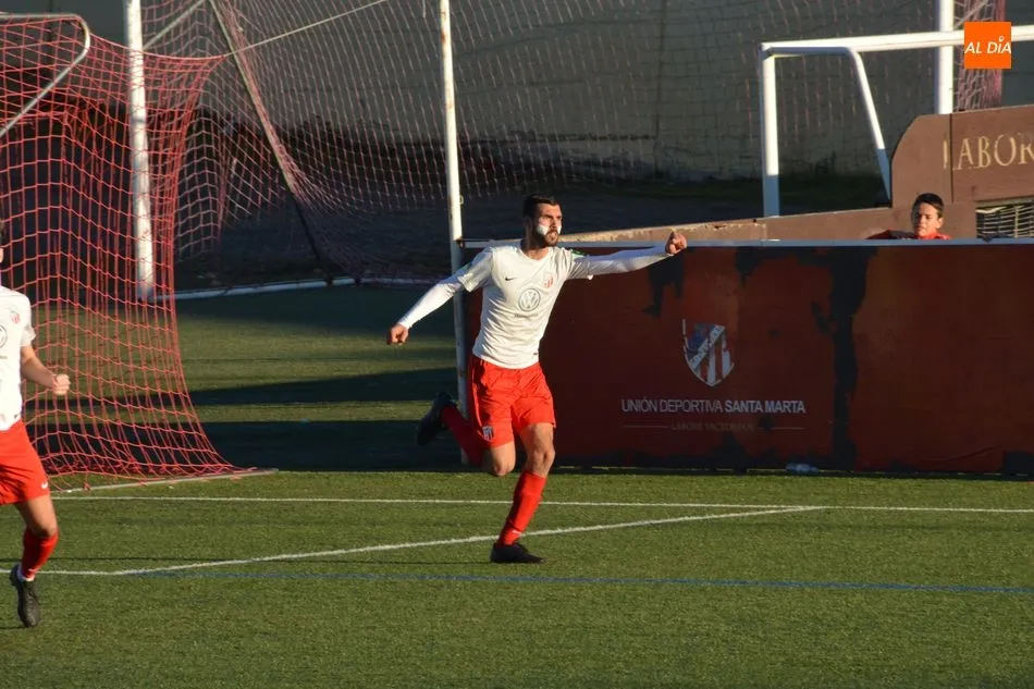 Foto 9 - El Santa Marta vence al Almaz&aacute;n con &lsquo;susto&rsquo; final (3-2)
