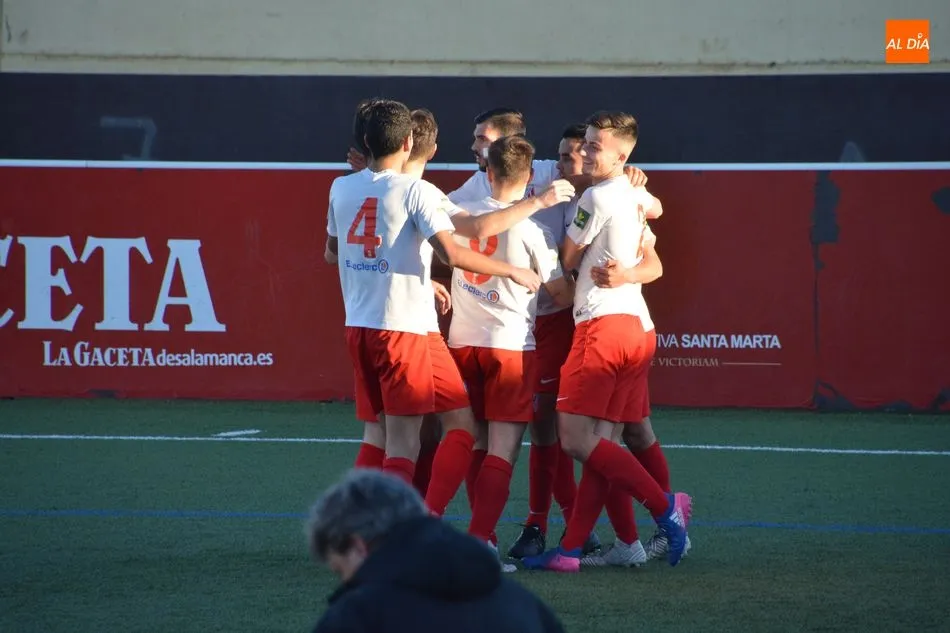 Foto 5 - El Santa Marta vence al Almaz&aacute;n con &lsquo;susto&rsquo; final (3-2)