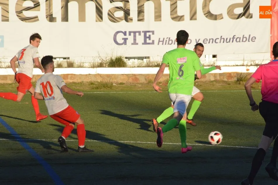 Foto 4 - El Santa Marta vence al Almaz&aacute;n con &lsquo;susto&rsquo; final (3-2)