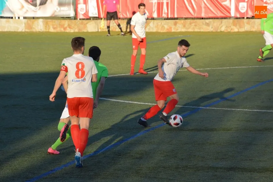 Foto 2 - El Santa Marta vence al Almaz&aacute;n con &lsquo;susto&rsquo; final (3-2)