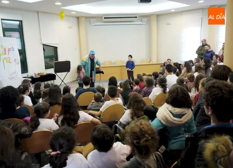 Foto 5 - Fernando Salda&ntilde;a lleva su espect&aacute;culo de magia a la Casa de la Cultura