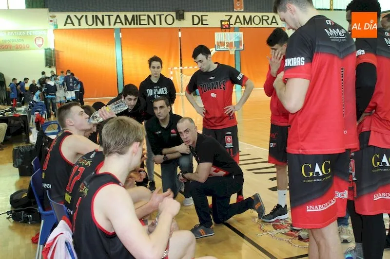 Foto 3 - El Aquimisa Queso Zamorano se lleva el derbi regional frente a La Antigua CB Tormes (86-76)