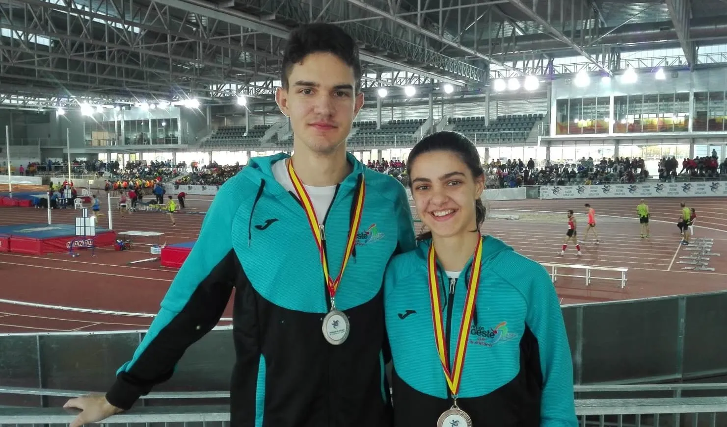 Pablo y Ana Ajenjo suben al podio en el Campeonato Autonómico en Pista Cubierta  