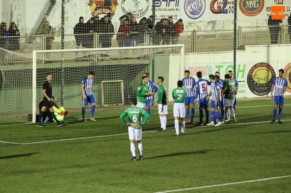 Foto 11 - CD Guijuelo y Ponferradina protagonizan un emocionante choque que acaba en empate (2-2)