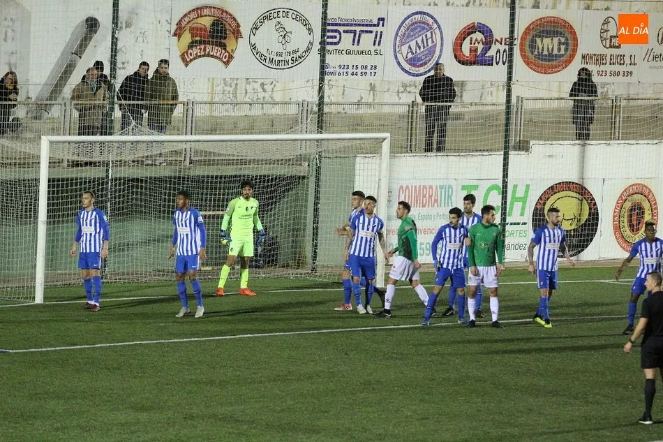 Foto 5 - CD Guijuelo y Ponferradina protagonizan un emocionante choque que acaba en empate (2-2)