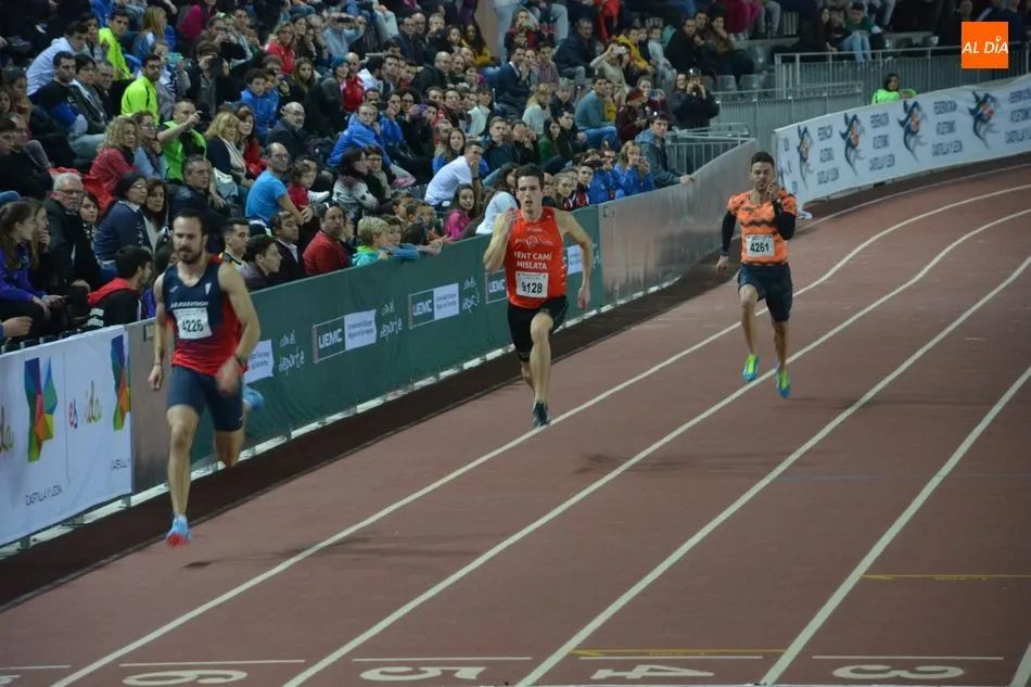 Foto 10 - &Oacute;scar Husillos no bate el actual r&eacute;cord de Espa&ntilde;a de 300 metros