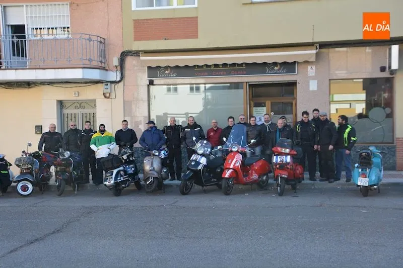 Foto 4 - El Vespa Club Salamanca realiza su VIII Subida a La Covatilla