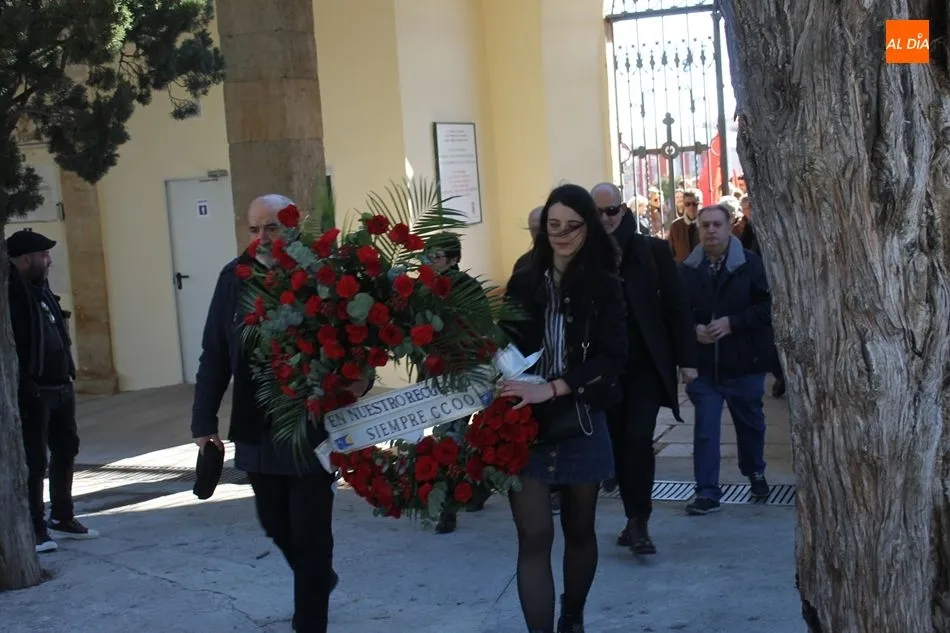 Foto 10 - Salamanca rinde homenaje a la memoria de Seraf&iacute;n Holgado en el aniversario de Atocha